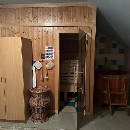 Villa Wellness Club Zlatý lev à Puclice Extérieur photo