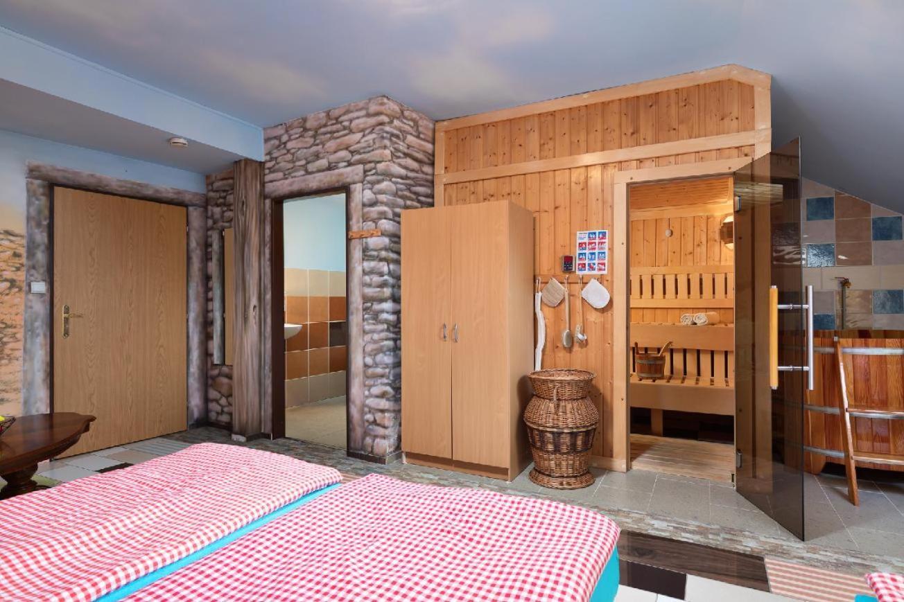 Villa Wellness Club Zlatý lev à Puclice Extérieur photo
