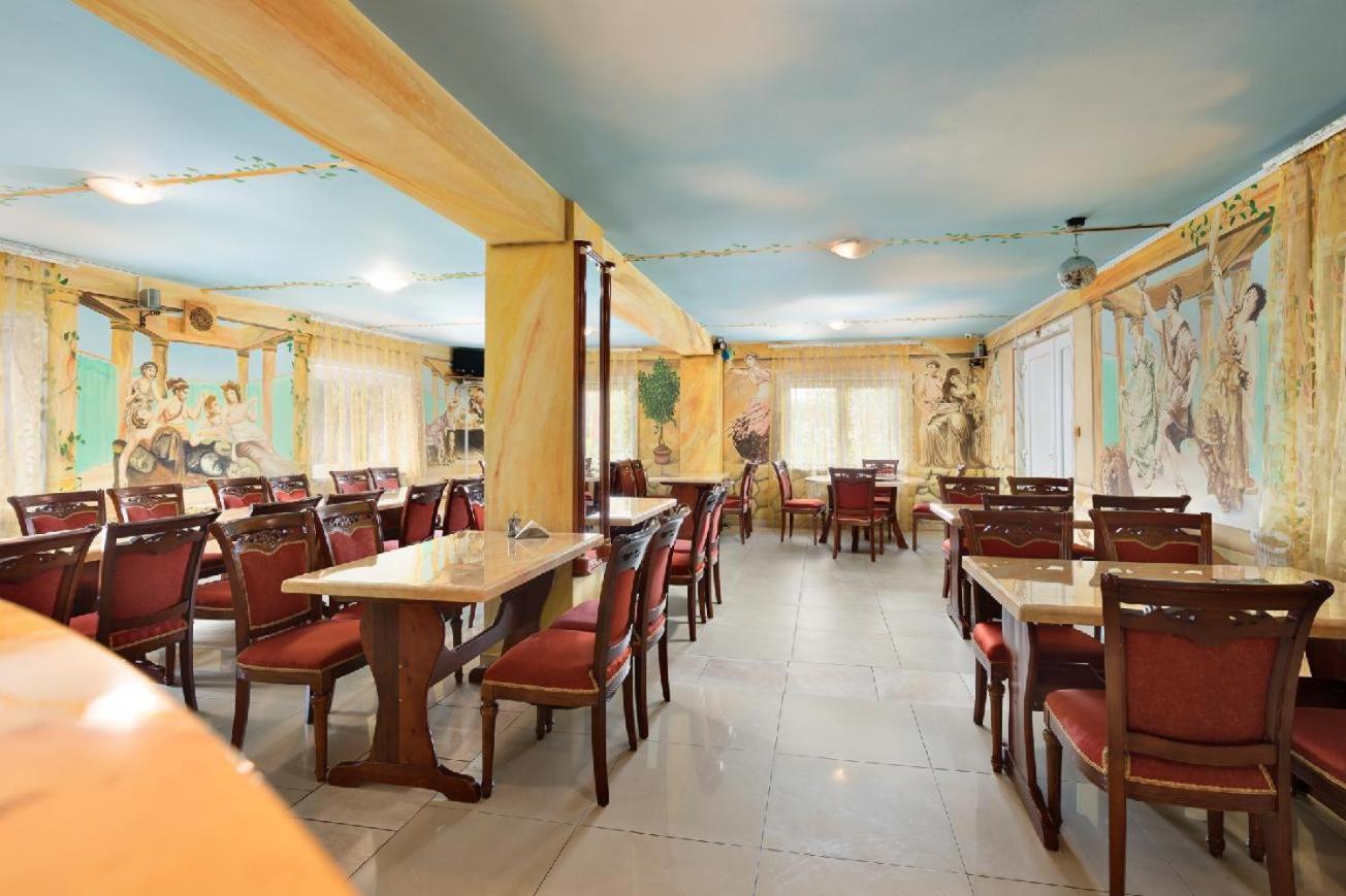 Villa Wellness Club Zlatý lev à Puclice Extérieur photo