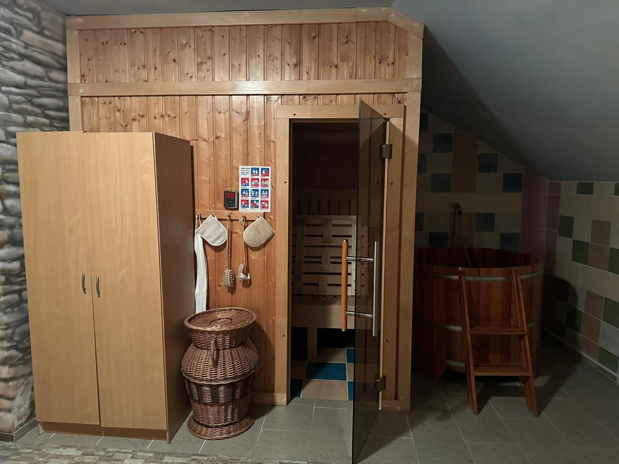 Villa Wellness Club Zlatý lev à Puclice Extérieur photo